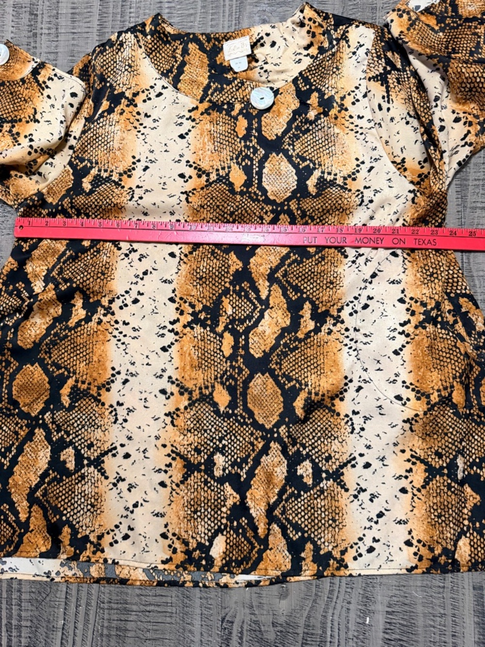 Snake Print Tunic Top in Black and Tan - Picture 7 of 9